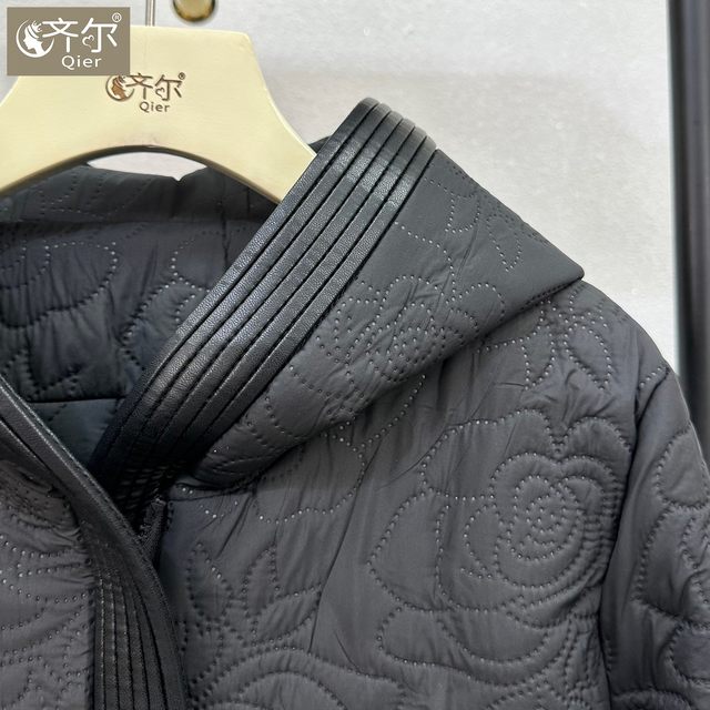 
European large size autumn and winter cotton coats for middle-aged and elderly mothers, mid-length slim embroidered fashionable style hooded cotton coats new style