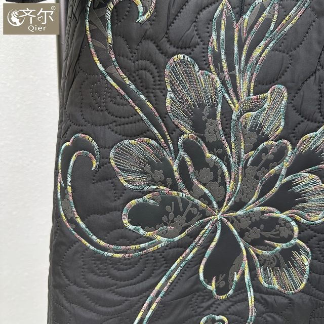 
European large size autumn and winter cotton coats for middle-aged and elderly mothers, mid-length slim embroidered fashionable style hooded cotton coats new style