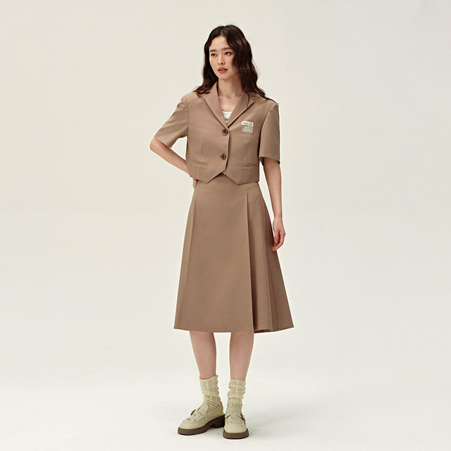 PIT solid color waist-hugging A-line suit skirt for women 2025 spring new British style commuting professional pleated skirt
