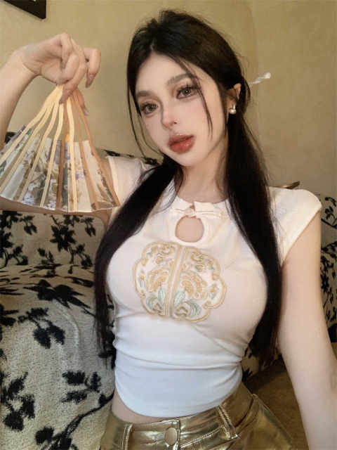 Retro new Chinese embroidery hollow sleeveless T -shirt women's summer slim design sense niche thin black top
