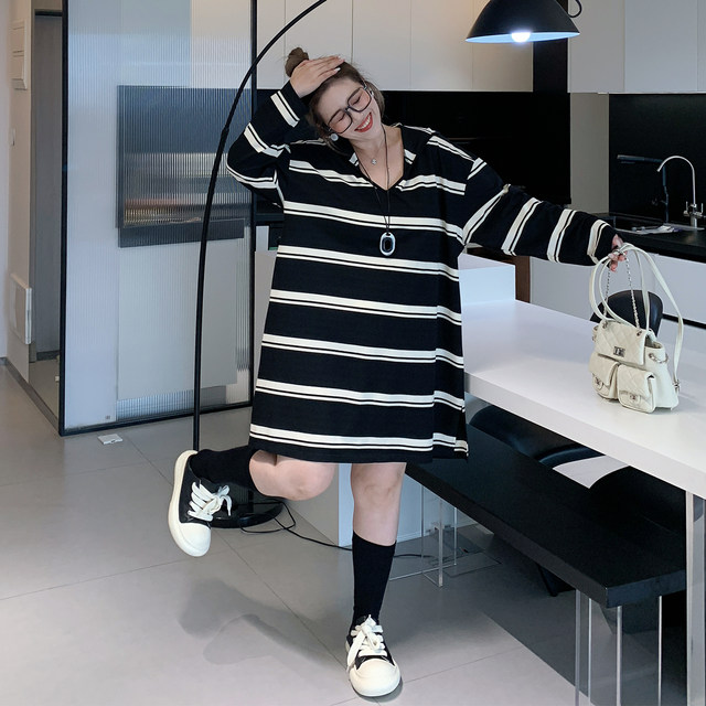 
Yuanzijia's new large size autumn new fat mm loose commuting fashion versatile loose slimming striped hooded dress