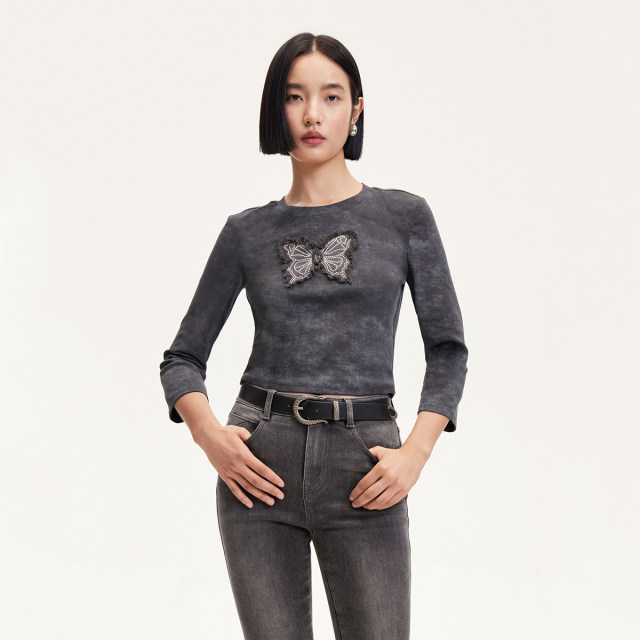 VERO MODAT Tie 24 Autumn New Modern Border Big Butterfly Pattern Decoration Seven -Packal Sleeve Short T -shirt 324330017