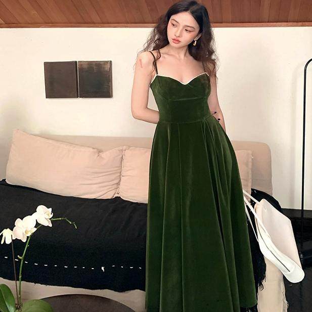 2025 autumn and winter versatile large size women's French retro suspender long skirt velvet edge birthday party dress
