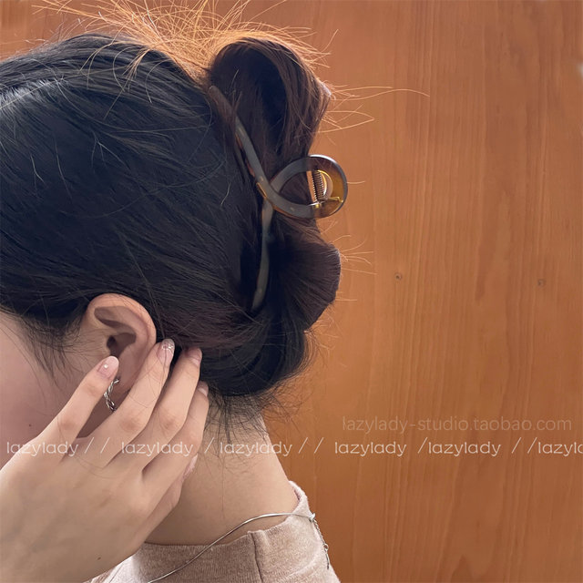 Shop te discount, easy to use! Practical! Versatile dark amber shark clip, women's hair clip, hair clip