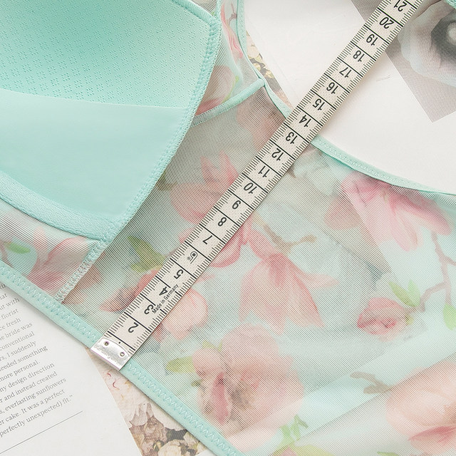 Large breasts showing small underwear women's large size thin sexy front buckle adjustment seamless non-wireless vest style breast-retracting bra
