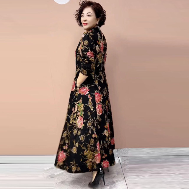 Autumn and winter fashion foreign velvet dress in the middle of the elderly mother peony flower V -neck plus fertilizer and increase long skirt skirt
