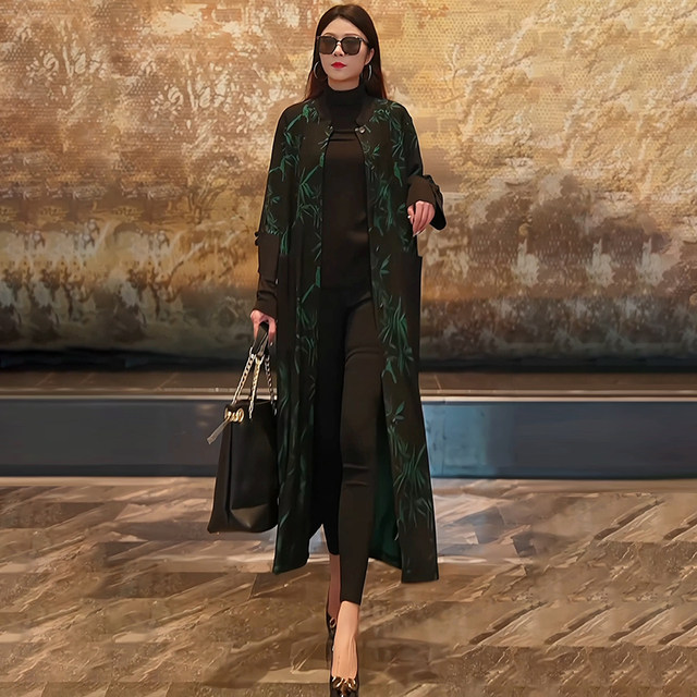 Original Chinese style large size retro buckle long windbreaker 2025 spring and autumn high-end slimming over-knee jacket
