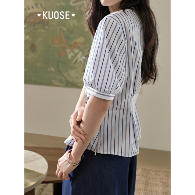 Wide color design v-neck striped waist-hugging shirt for women 2025 spring and summer new puff sleeve white shirt top