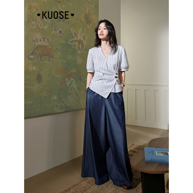 Wide color design v-neck striped waist-hugging shirt for women 2025 spring and summer new puff sleeve white shirt top