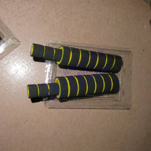 Motorcycle modification accessories left and right handlebar covers, personalized and exquisite rubber and plastic soft handlebar covers, modified into decorative sponge handlebar covers