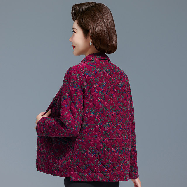 Middle-aged and elderly thin pure cotton cotton coat for women, seniors, large-size corduroy top for mother autumn and winter striped velvet cotton jacket