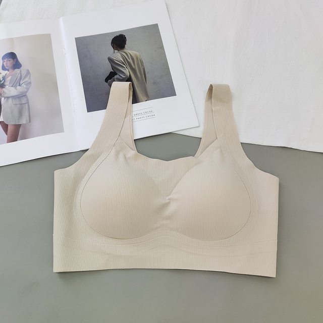 Medium-sized, large-size, traceless, comfortable, nude, sports underwear for women, fixed cup, no steel ring, wide shoulder strap, anti-exposure bra