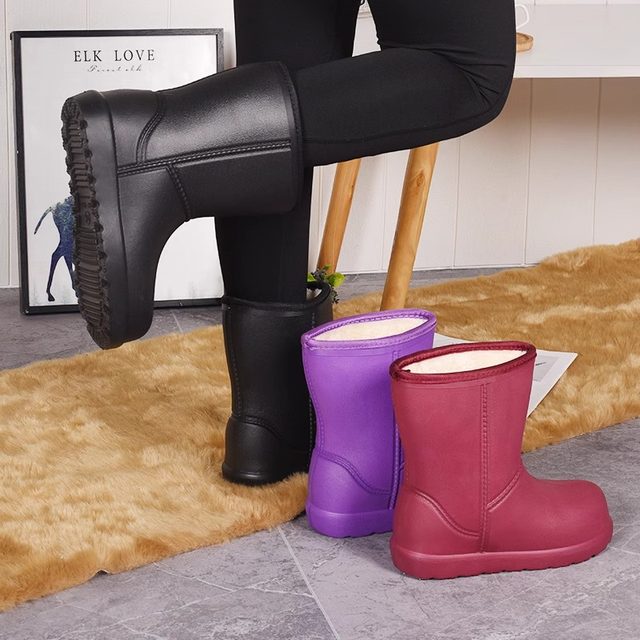 EVA foam plus velvet rain boots for women, warm and non-slip, men's lightweight all-in-one shoes, thickened winter rain boots, waterproof cotton shoes
