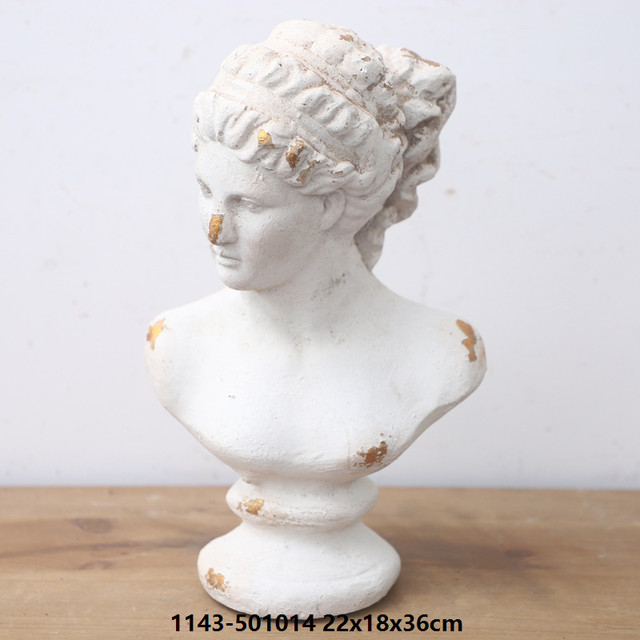 A large collection of unique items - American home garden decorations, iron art, wooden distressed crafts, gardening groceries, hanging ornaments