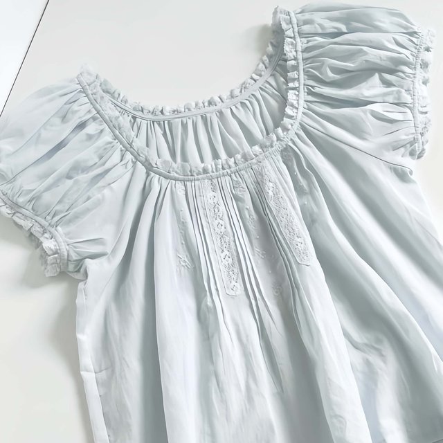 French fresh embroidery lace lace bubble sleeve round collar shirt retro flower crushing pleated shirt doll shirt
