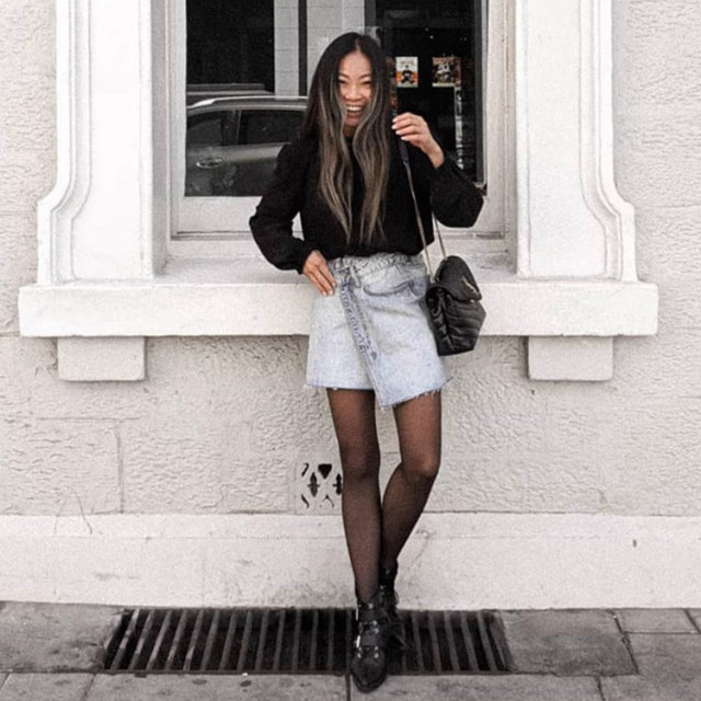 Spot KSUBI high waist light blue cotton asymmetrical breasted slim high legs long wrap mini denim skirt
