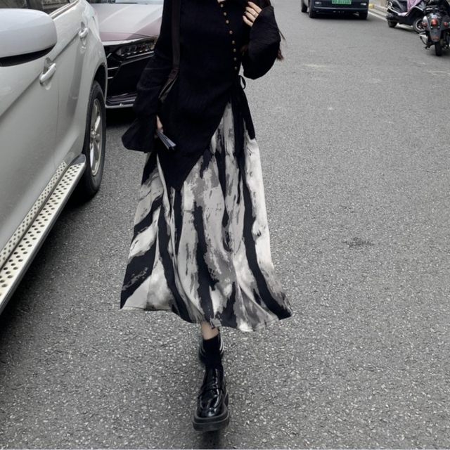 Large size ink printing A-line skirt for women in spring and summer long flesh-covering and slimming skirt for retro chiffon long skirt