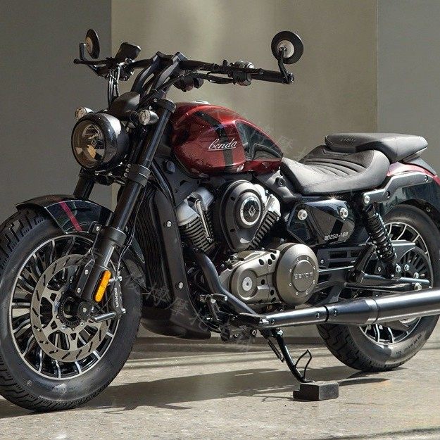 The new Benda Graystone 250 Prince Motorcycle ROCK300 cruise water-cooled large displacement motorcycle can be registered