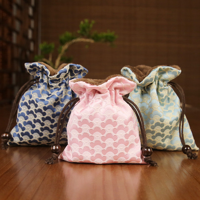 High-end satin hand-embroidered brocade jewelry small cloth bag tied drawstring velvet cloth portable small lucky bag