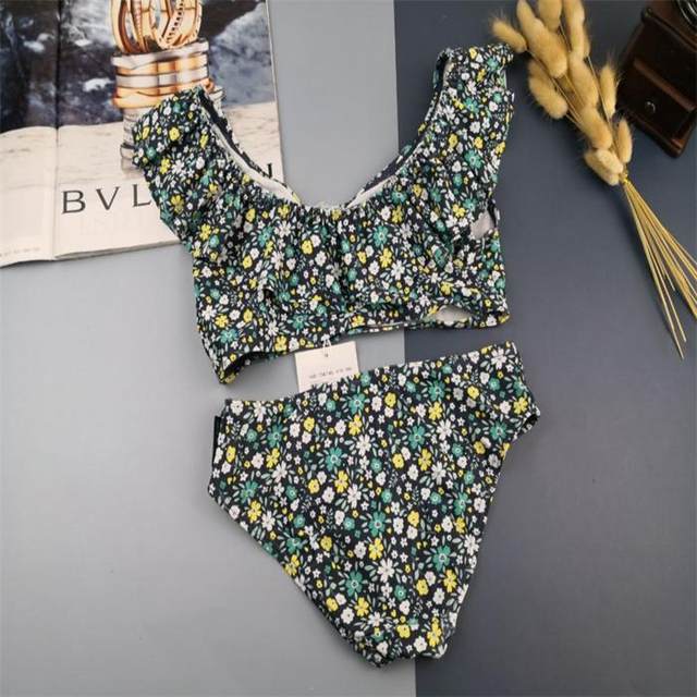 Children's clothing girl swimsuit 2020 spring and summer new floral lotus leaf edge triangle split body jacket children's bikini
