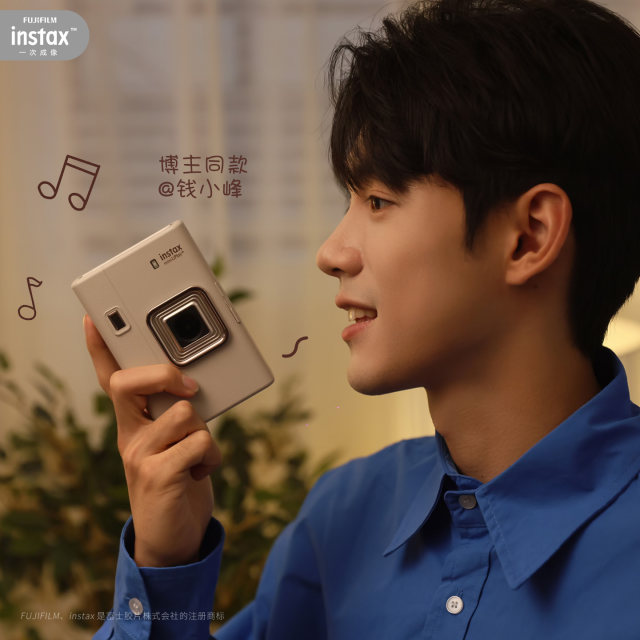 Fujifilm mini LiPlay + instant camera mobile phone photo printing dual camera digital model