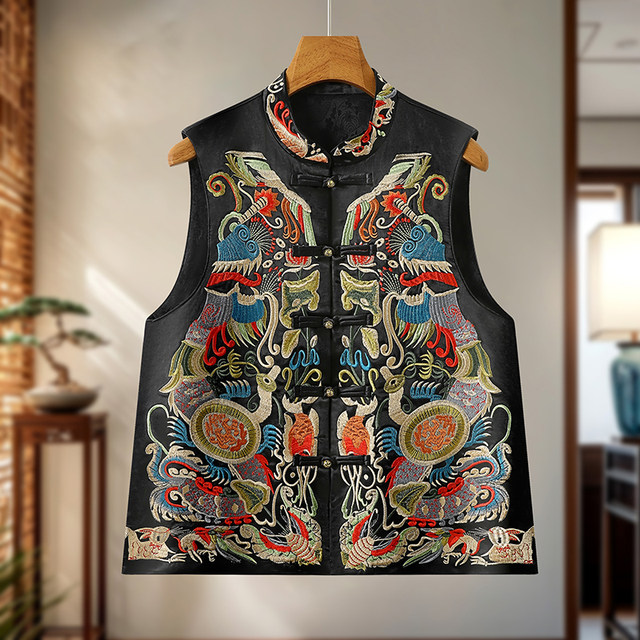 National style vest heavy industry embroidered vest 2025 spring and autumn new Chinese style retro national trend buckle top vest jacket