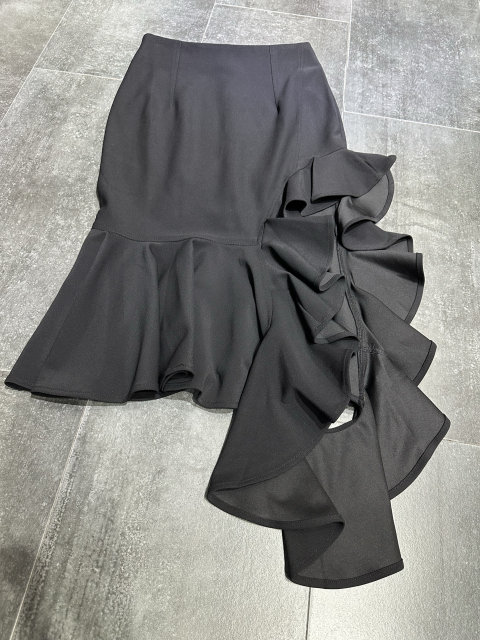 Wine red black ruffled asymmetric skirt bag hip fishtail tail slim skirt front side high open sexy

