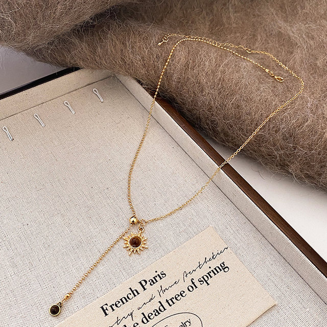 Tiger eye stone sunflower pendant necklace for women Maillard retro temperament sweater chain light luxury high-end neck chain