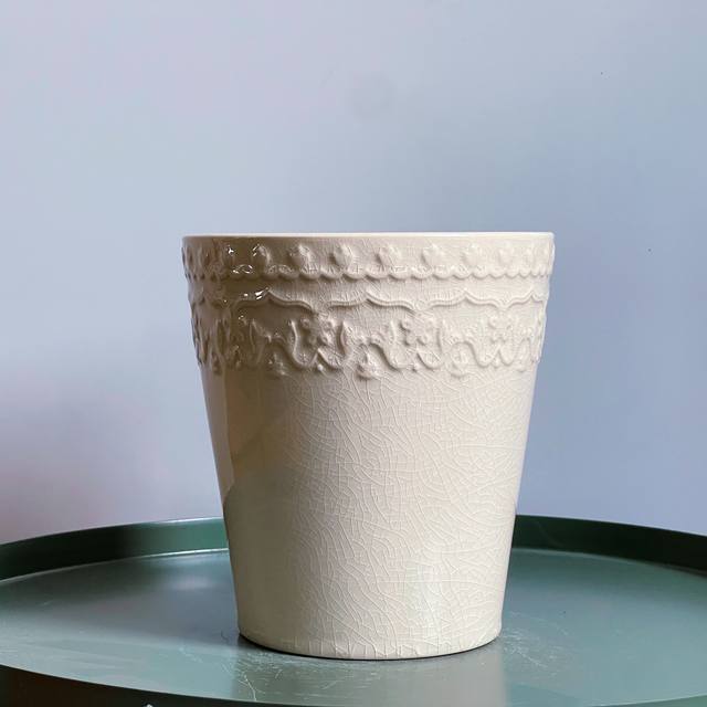 Foreign trade products Nordic simple ceramic flower pot large creative personalized household green ivy butterfly orchid flower pot pot pot