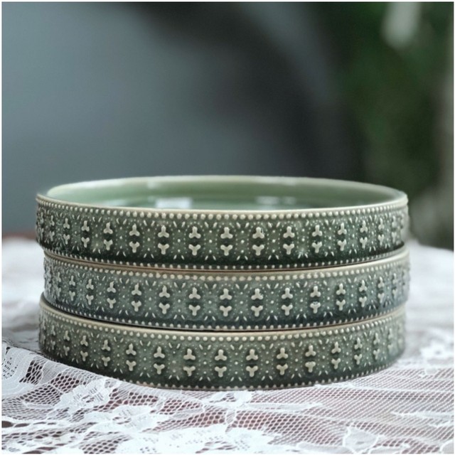 Flawed products Ceramic tray water connection tray Ceramic green plant chassis circular base embossed ice crack bottom bracket
