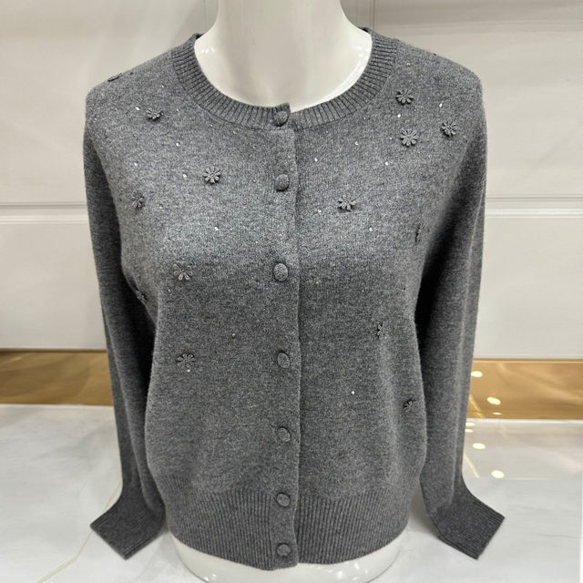 Mom Autumn Clothing 2025 New Knitted Cardigan Jacket Middle-aged and Elderly Fashion Women's Sweater Outdoor Top Wool Sweater