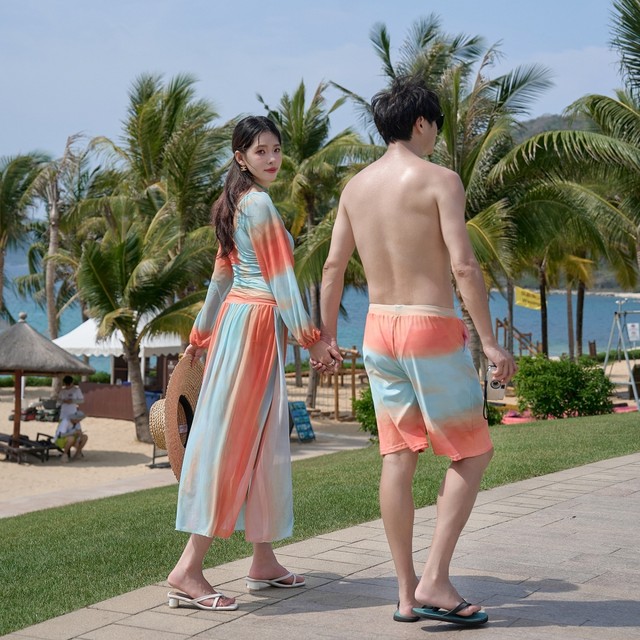 Ins style couple swimsuits, small breasts, sexy split bikini triangle three-piece swimsuit, women and men's beach pants