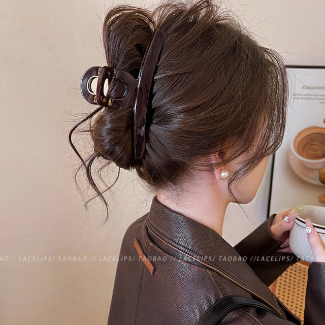 High-end chocolate brown one-word grabber large shark clip hairpin for women's back of head 2025 new clip hair accessories