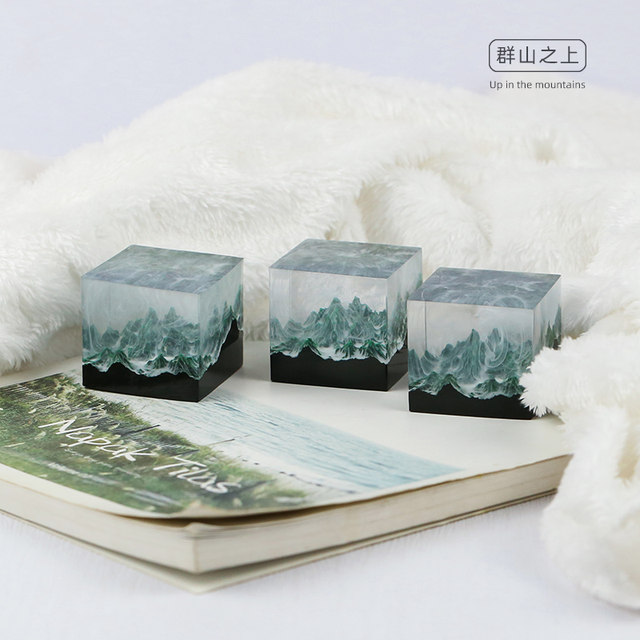 Shuli Qunshan car-mounted jewelry ornaments glued finished products creative resin desktop couple Valentine's Day birthday gift
