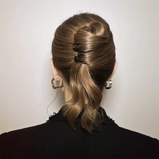 Simple little fish hairpin hair accessories for women's daily buns and heads upside down combing and hair artifact U-shaped hair combing clip