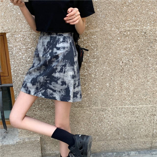 Fat mm printed skirt summer retro niche hip skirt short skirt new large size anti-exposure versatile A-line skirt