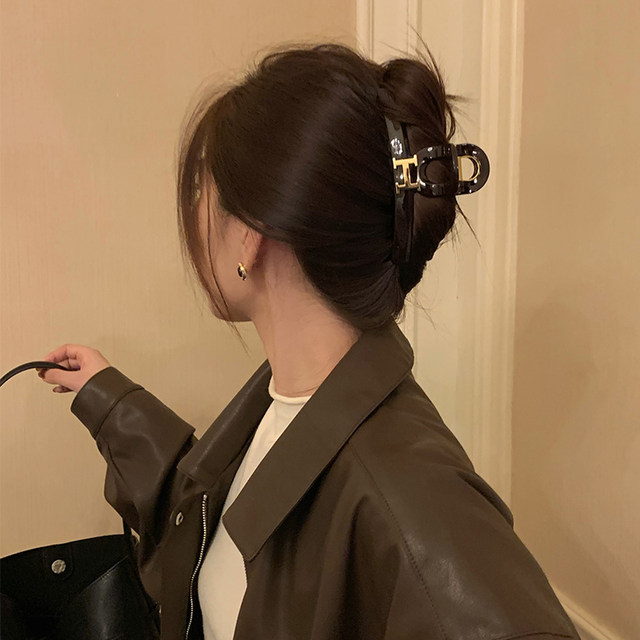 Fashionable and versatile gold label letters temperament grab clip large-sized hair shark clip high-end style hair card clip hair accessories