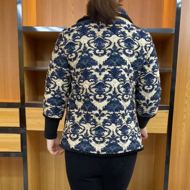 Middle-aged and elderly women in autumn and winter, middle-sleeved cotton vest plus velvet thickened seven-quarter sleeve cotton coat mother cotton clothes half-sleeved cotton jacket
