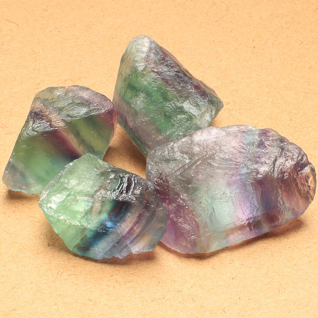 Ruhong natural crystal raw stone ornaments colorful fluorite ore gemstone specimens stone diffuser stone fish tank decorations