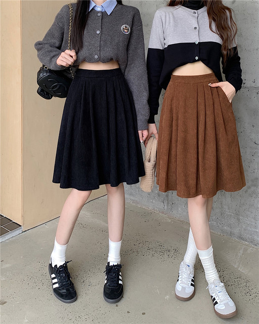 Large -size retro core velvet pleated skirt women's middle long spring and autumn cover A -line skirt design sensor velvet skirt