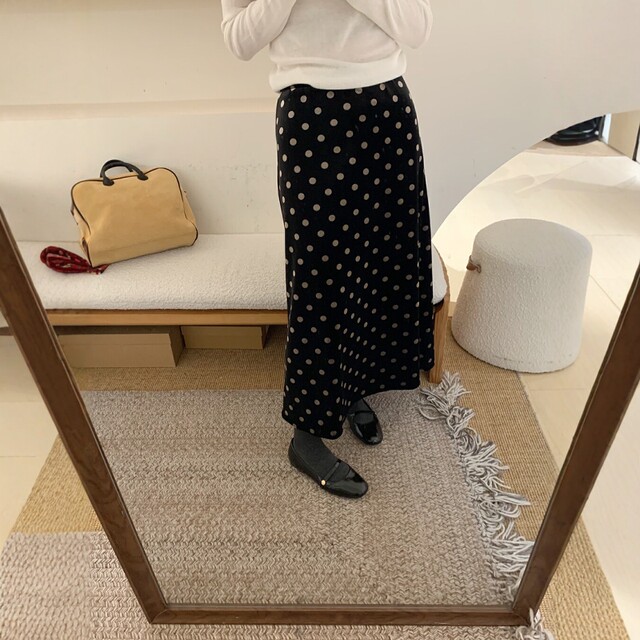 Retro velvet thickened polka dot velvet skirt for women in autumn and winter pear-shaped body with rear slit A-line mid-length umbrella skirt