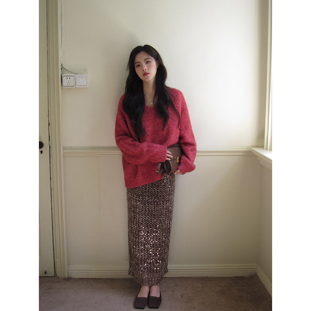 Christmas red 2024 Autumn and Winter Lazy V-neck Knitted Sweater for Women Loose Slim Soft Gluten Pullover Wool Sweater
