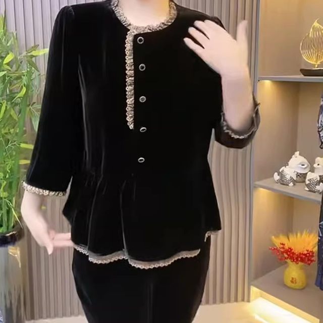 Middle-aged women's temperament retro velvet earrings top autumn fashion mother's suit large size meat cover shirt A5