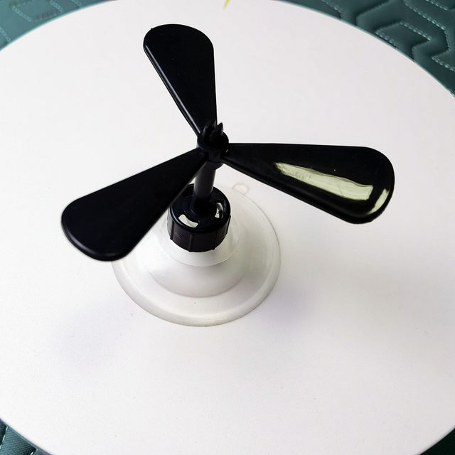 Bamboo dragonfly hat suction cup sucking motorcycle toy, toys decorative windmill electric vehicle helmet small fan small fan rotation
