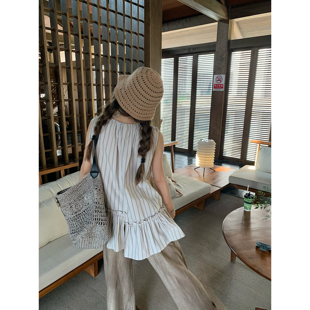 
The 2025 summer new French elegant temperament casual sleeveless vest for women