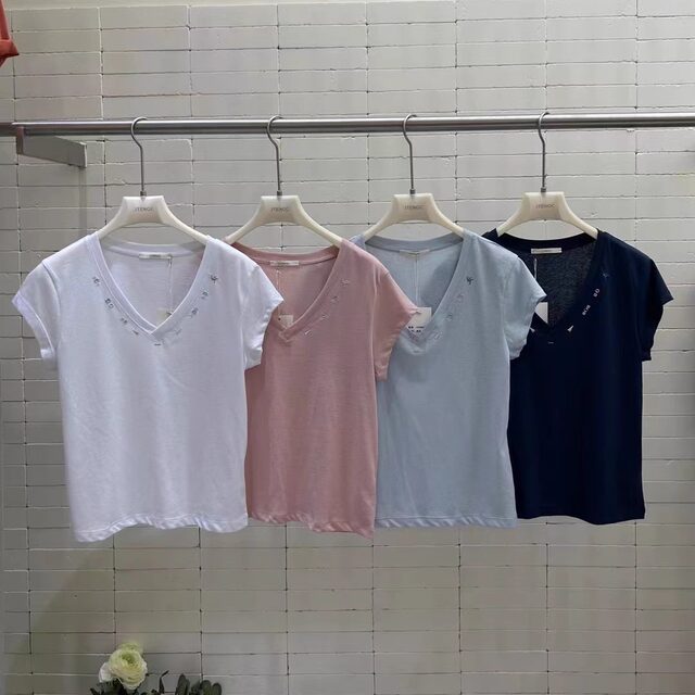 
JTENGC Jiteng 2025 summer new embroidery pattern design V-neck short-sleeved loose T-shirt women's top 960