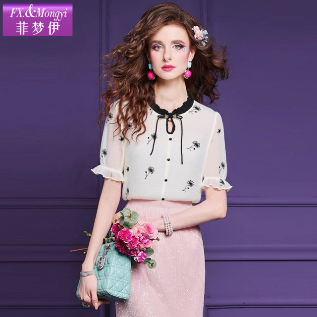 Fei Mengyi new Chinese shirt for women's flared sleeves summer young standing collar button embroidered design temperament shirt
