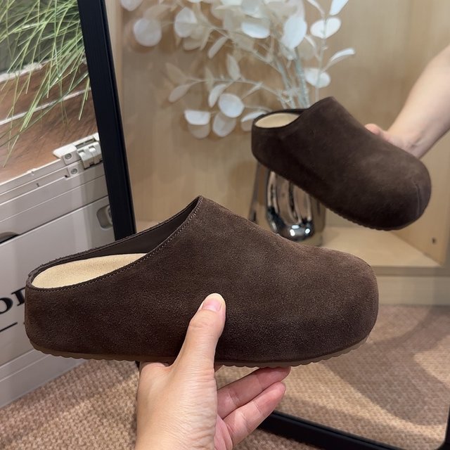 Inner heightened Birkenstock shoes semi-travel genuine leather thick sole 2025 autumn and winter new small potato lazy Birkenstock drag women's bag head drag
