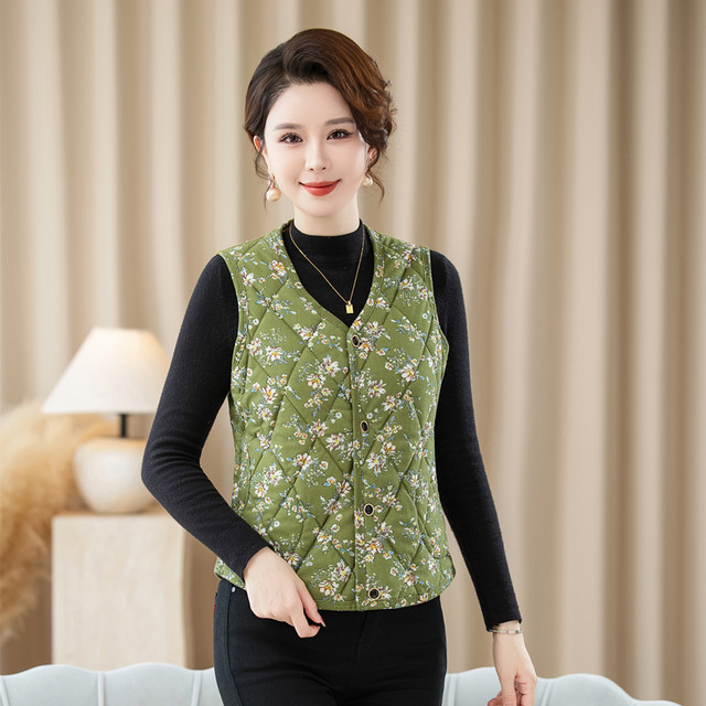 Mom's autumn and winter plus velvet warm lightweight pony vest short style inner waistcoat for middle-aged and elderly camel velvet cotton vest