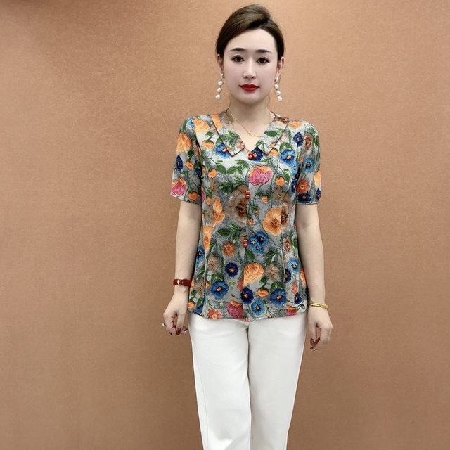 Fashionable shirt, new short-sleeved T-shirt in summer, makes you look slim, comfortable, breathable, versatile, age-reducing and fashionable middle-aged and elderly mothers' outfit